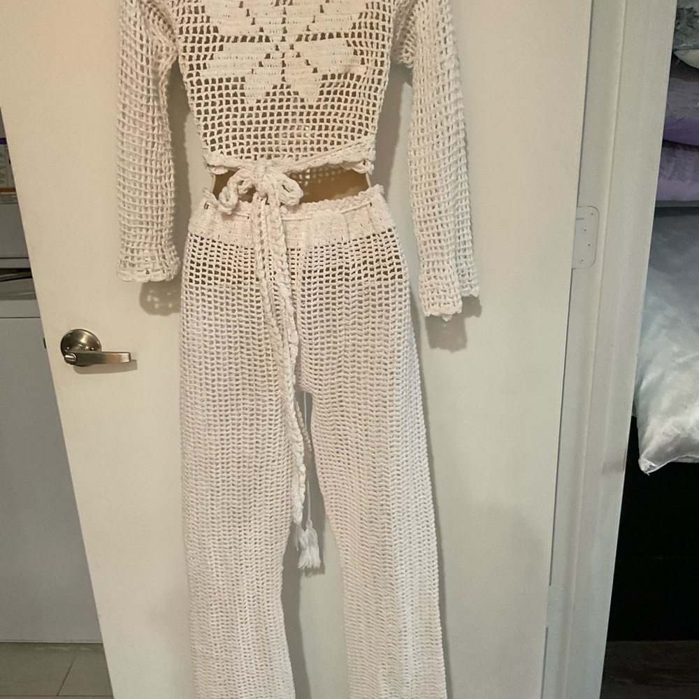 White Crochet Women Set, Andi Bagus